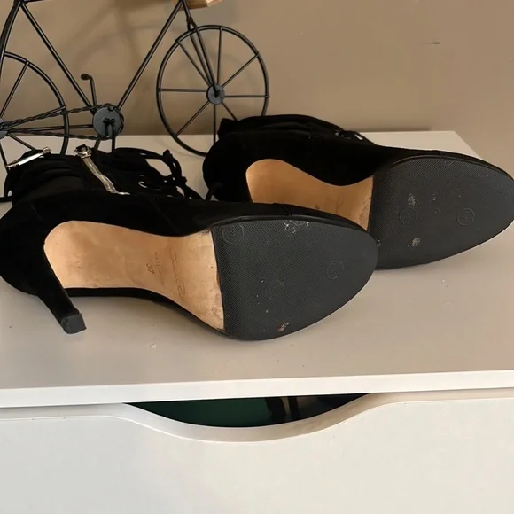 OSCAR de La Renta- Suede Black Lace up boots- Size 37- box included - Picture 6 of 7